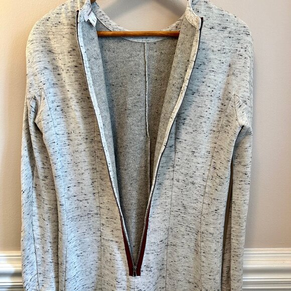 Carven Long Sleeve Sweatshirt Dress Ruffle Hem Gray Back Zip Womens Size Large - Picture 12 of 15